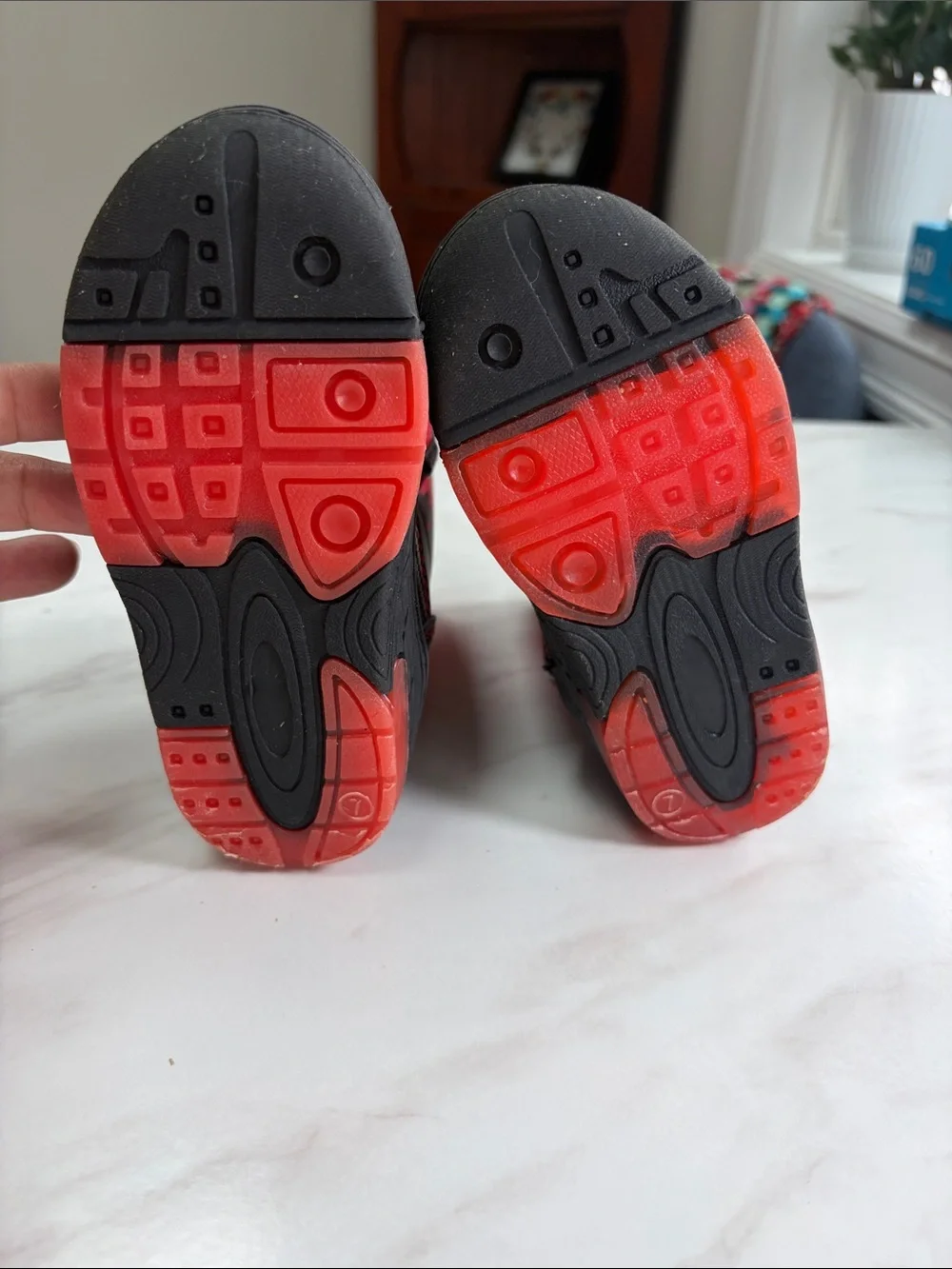 Light up Marvel Spider Man Winter Boots-- fleece Velcro toddler size 7